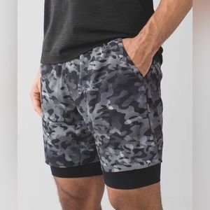 Lululemon Repetition Short Small Pebble Camo White Black / Black Size M